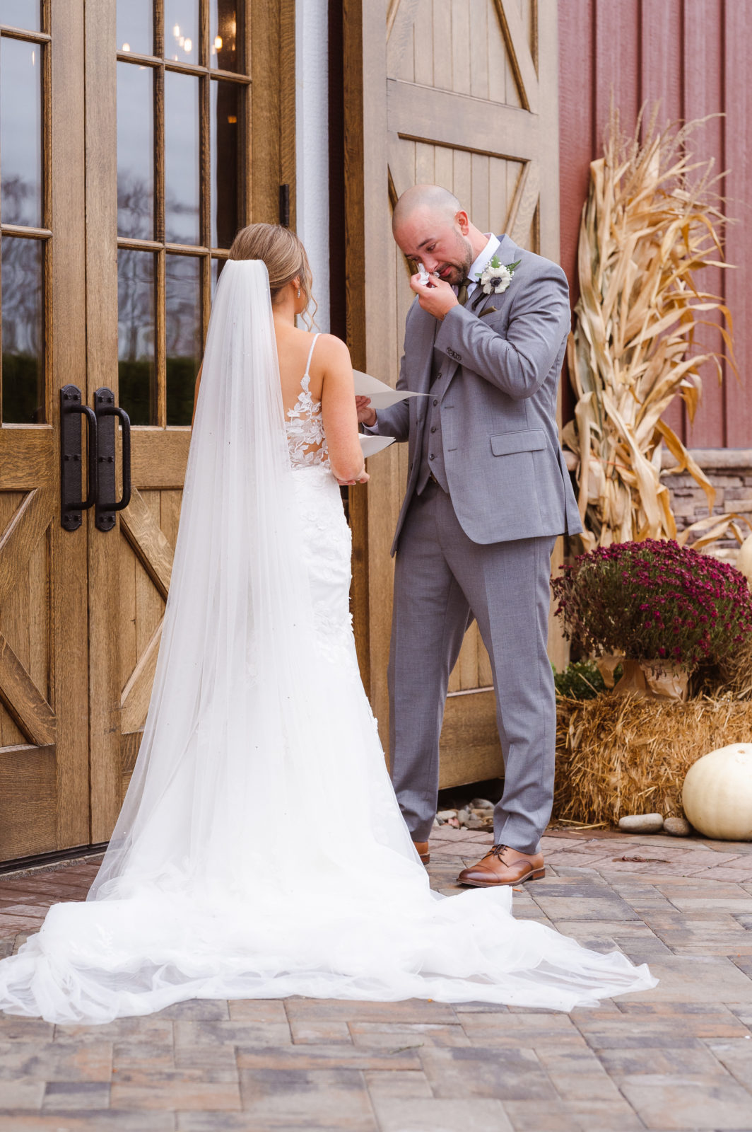 the-barn-at-villa-venezia-new-york-wedding-photos-by-suess-moments-weddings-photographer