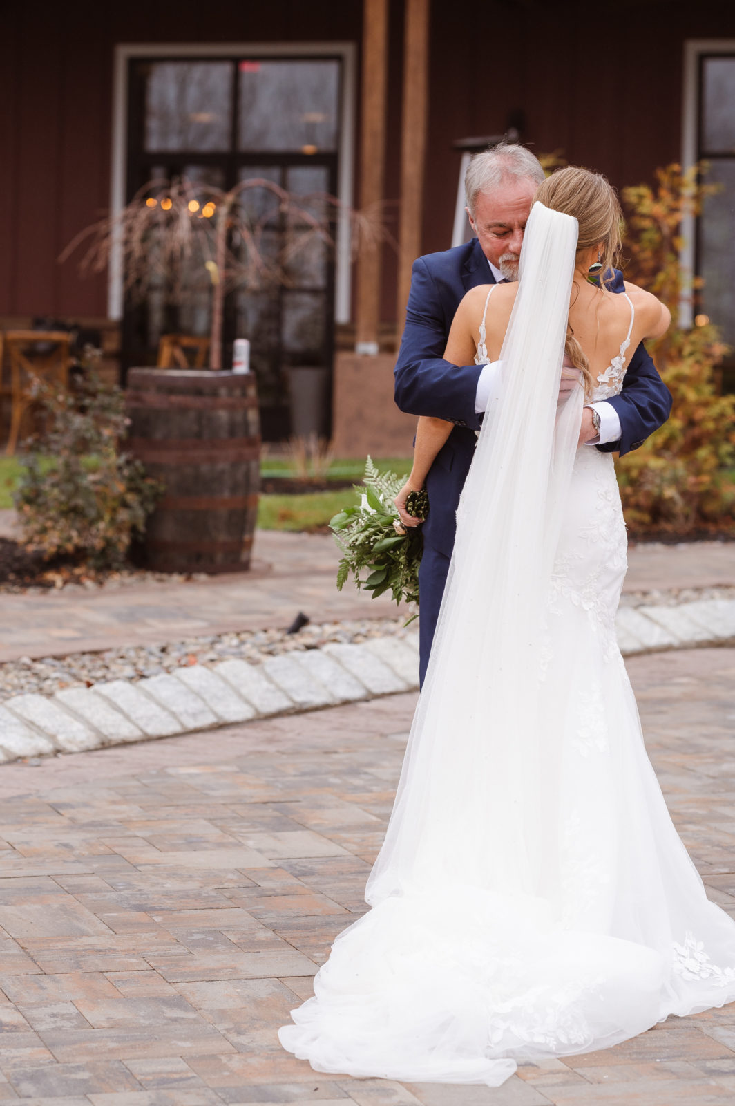 the-barn-at-villa-venezia-new-york-wedding-photos-by-suess-moments-weddings-photographer