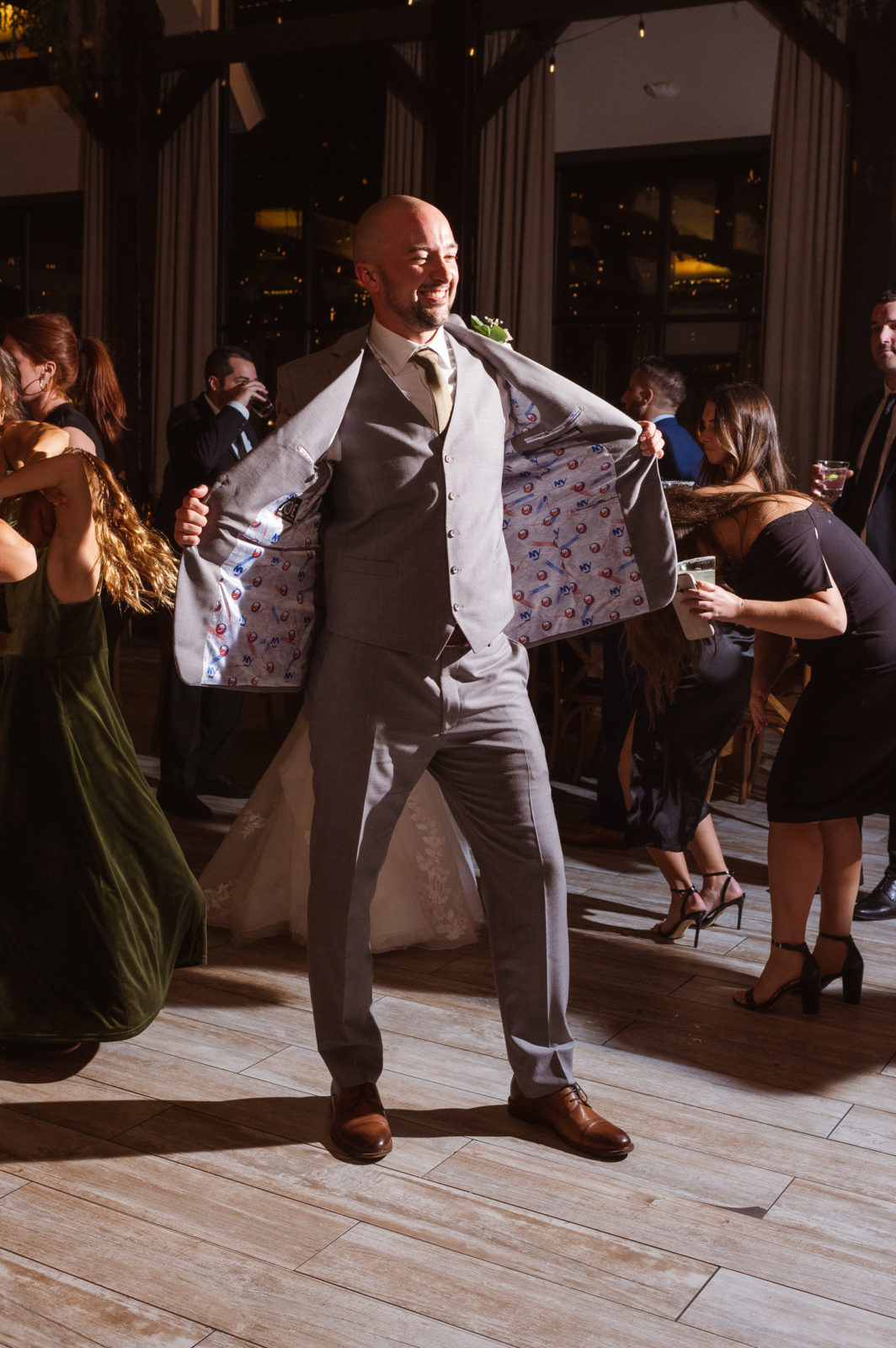 the-barn-at-villa-venezia-new-york-wedding-photos-by-suess-moments-weddings-photographer