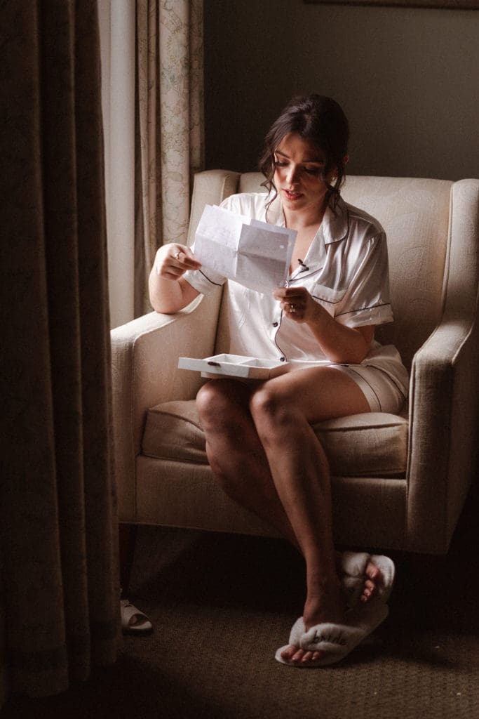 bridal-prep-and-bride-portraits-must-have-wedding-photos-by-suess-moments-photographer