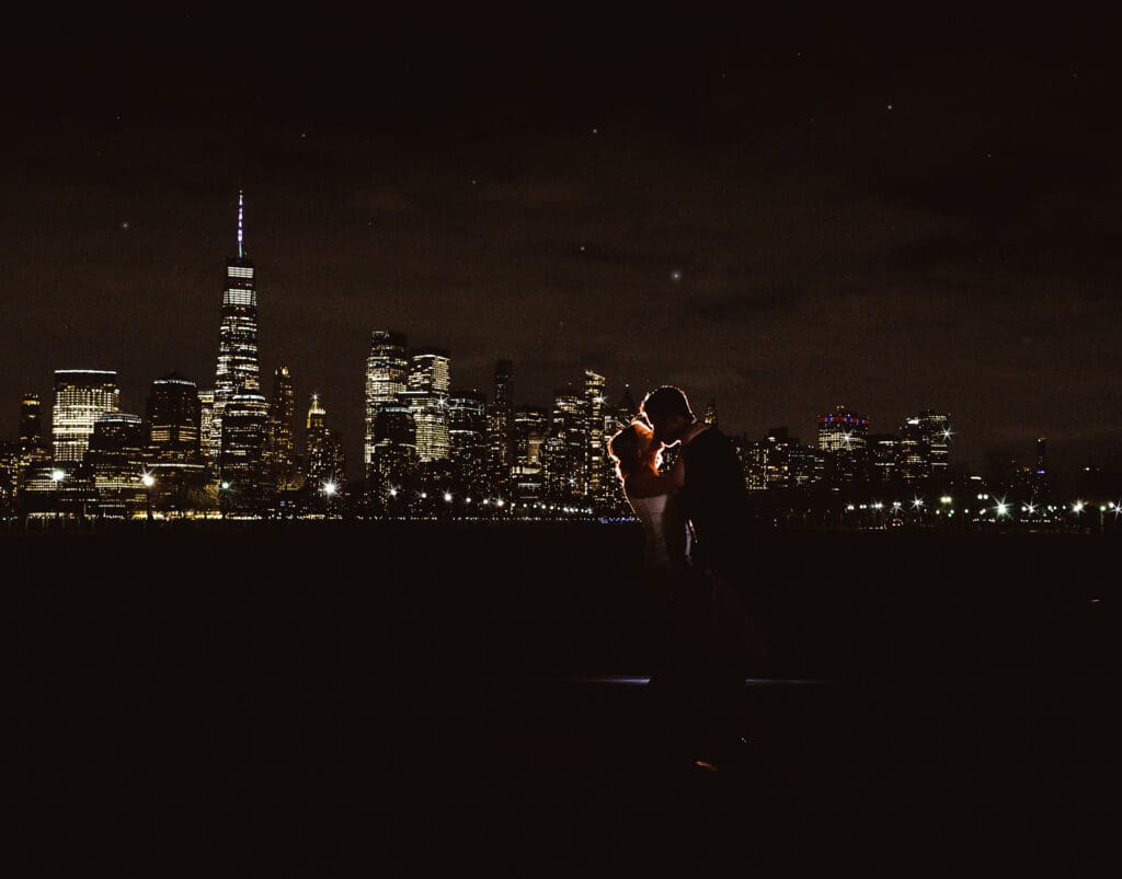 nyc-skyline-at-night-liberty-house-restaurant-nj-wedding-photo-by-suess-moments