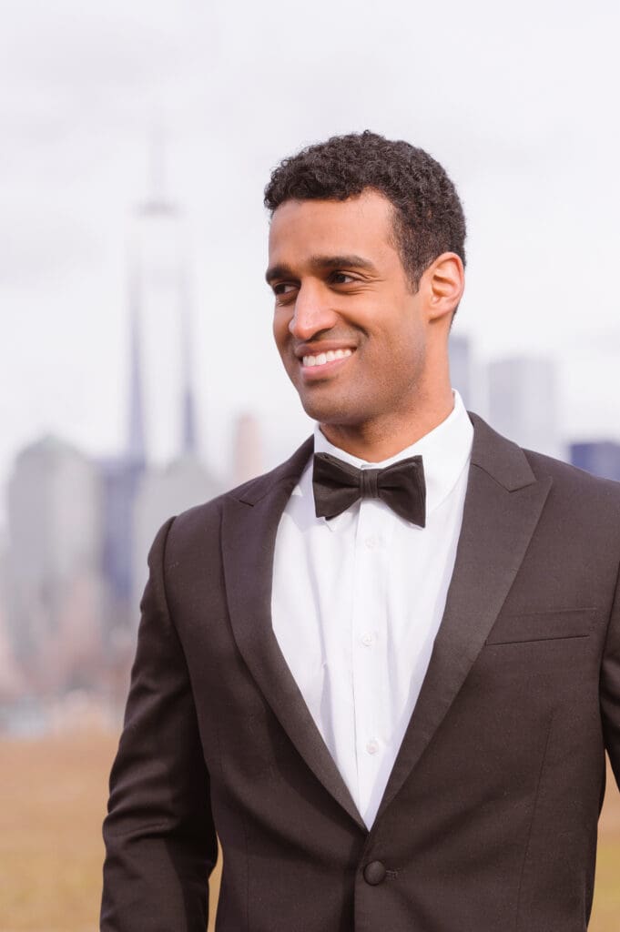 groom-headshot-with-skyline-backdrop