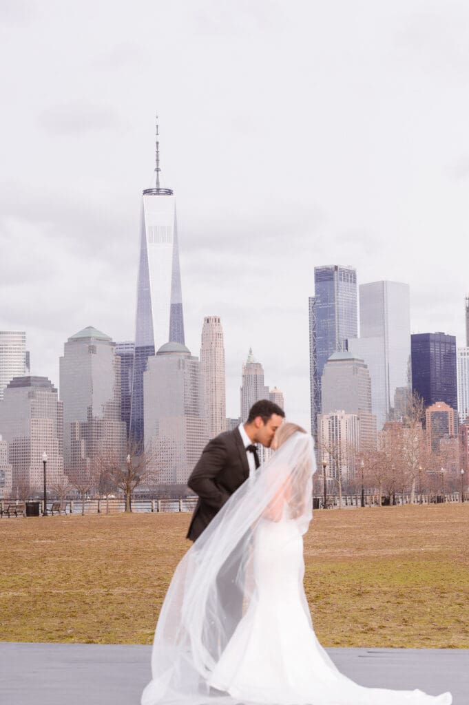 liberty-house-wedding-photos-jersey-city-by-suess-moments-photographer
