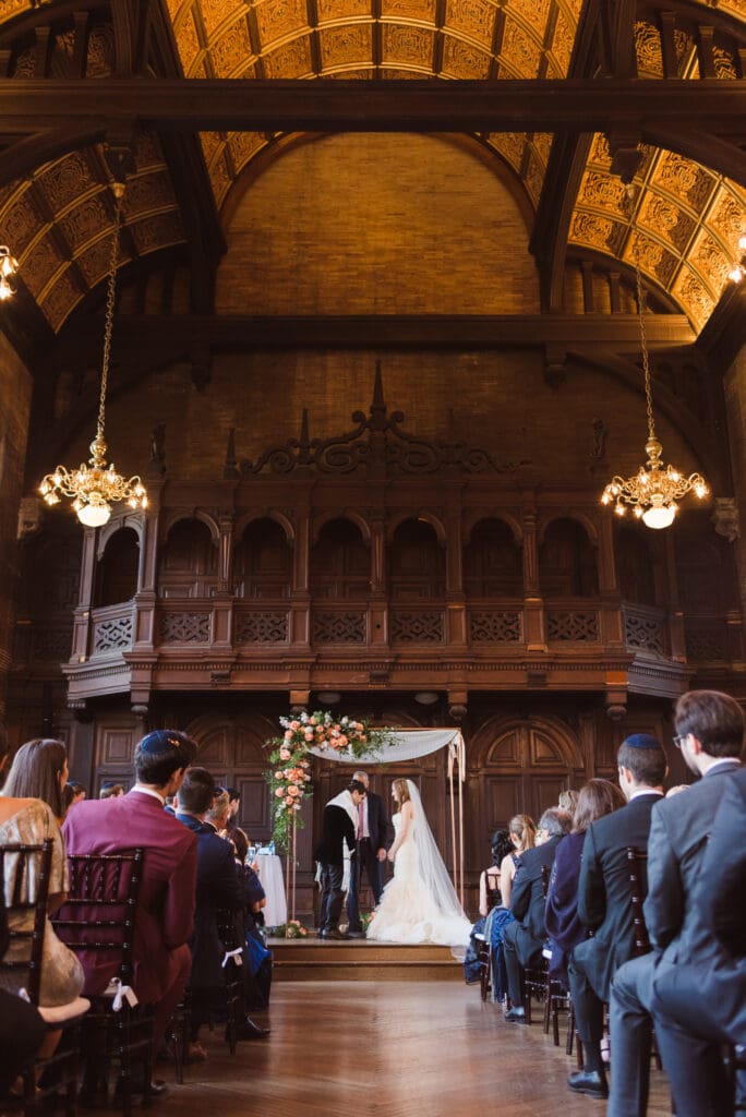 the-refectory-at-chelsea-square-nyc-wedding-photos-by-suess-moments