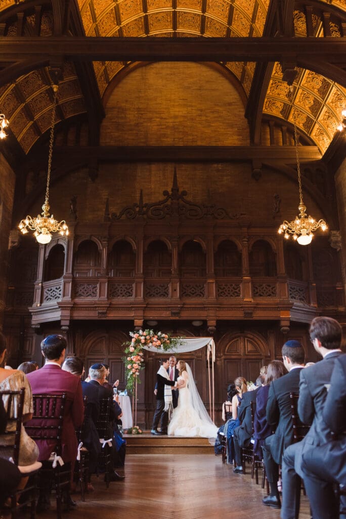 the-refectory-at-chelsea-square-nyc-wedding-photos-by-suess-moments