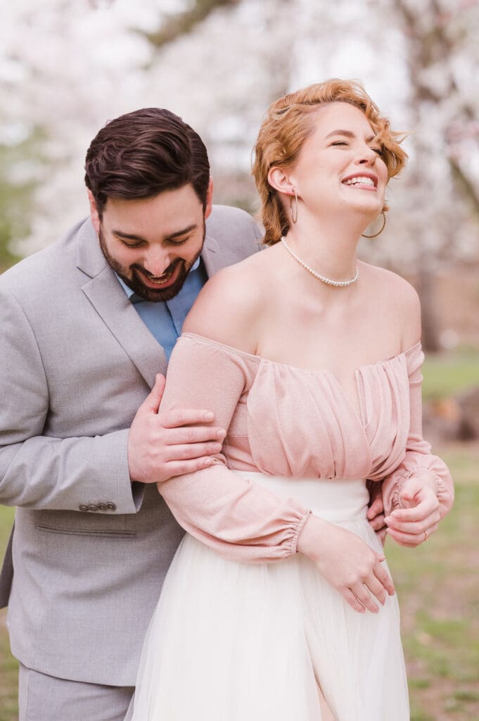 candid-pose-engagement-photos-spring-nj-by-suess-moments