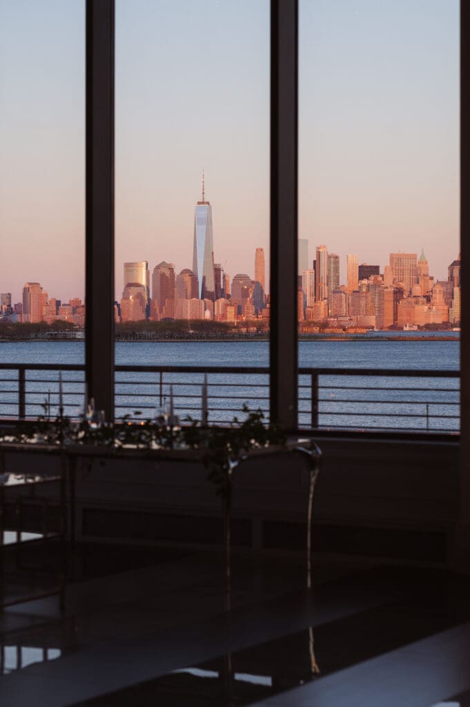 wedding-reception-indoors-at-hudson-house-jersey-city-waterfront-nyc-skyline