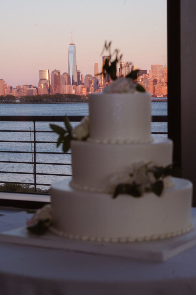 wedding-reception-indoors-at-hudson-house-jersey-city-waterfront-nyc-skyline
