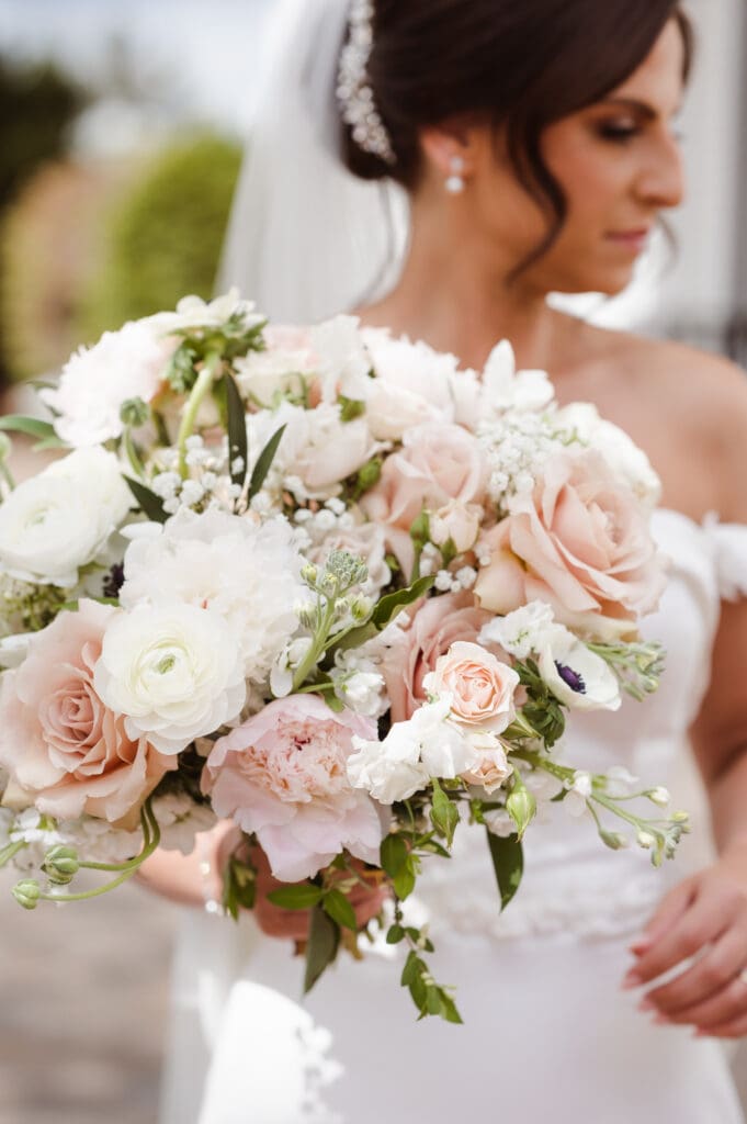 bouquet-white-and-pink