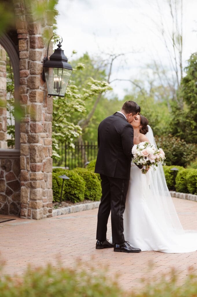 first-look-wedding-at-park-savoy-estate-new-jersey-by-suess-moments-photography