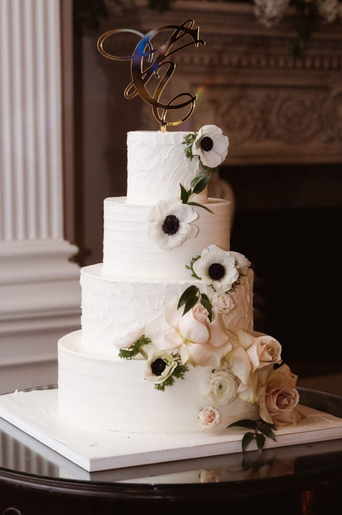 cake-the-park-savoy-estate-wedding-photos-by-suess-moments-photography
