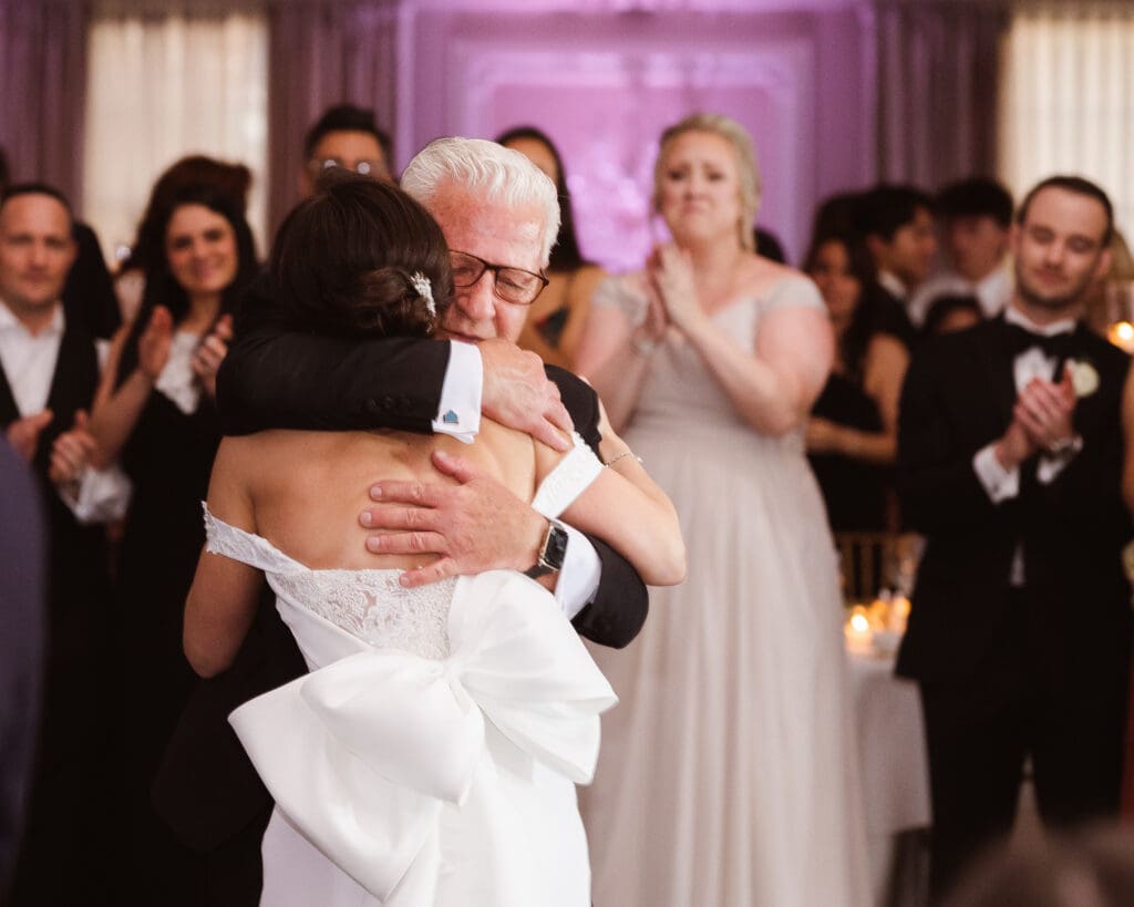 inside-ballroom-reception-at-park-savoy-estate-new-jersey-by-suess-moments-photography