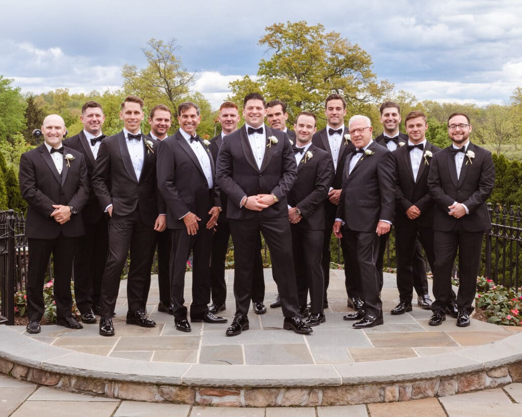 wedding-party-groomsmen-photo