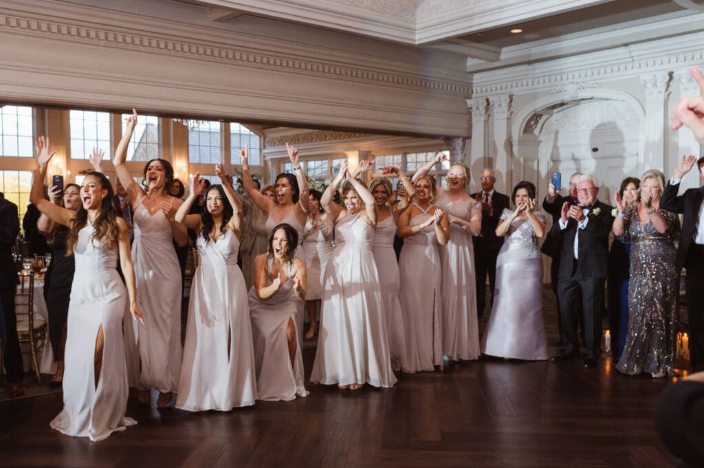 inside-ballroom-reception-at-park-savoy-estate-new-jersey-by-suess-moments-photography