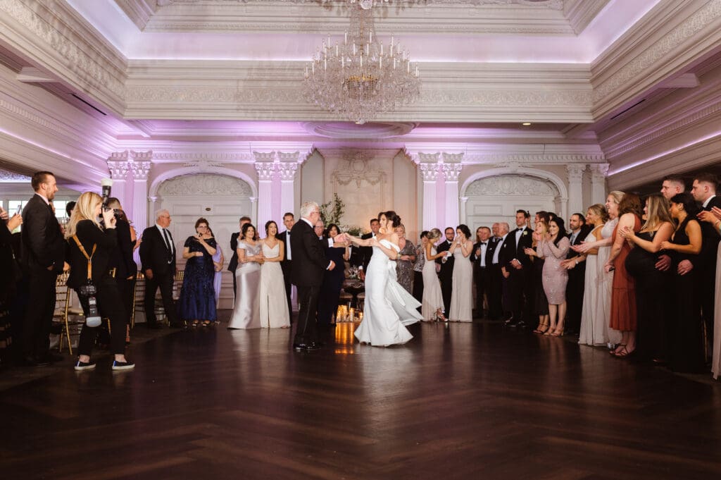 inside-ballroom-reception-at-park-savoy-estate-new-jersey-by-suess-moments-photography