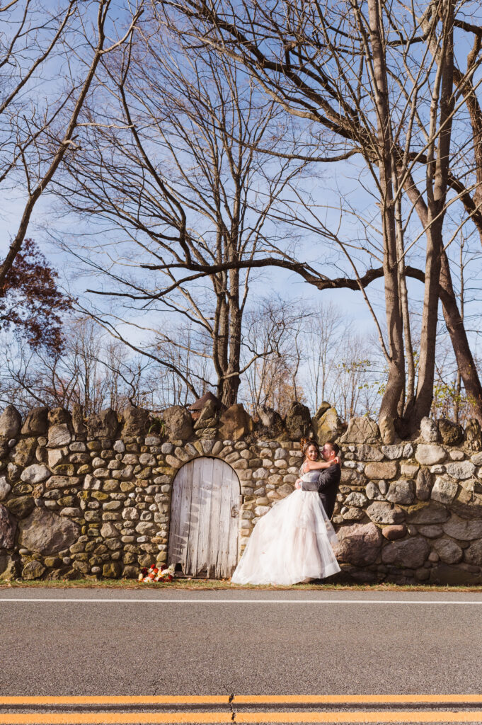 hobbit-door-wedding-photo-at-perona-farms