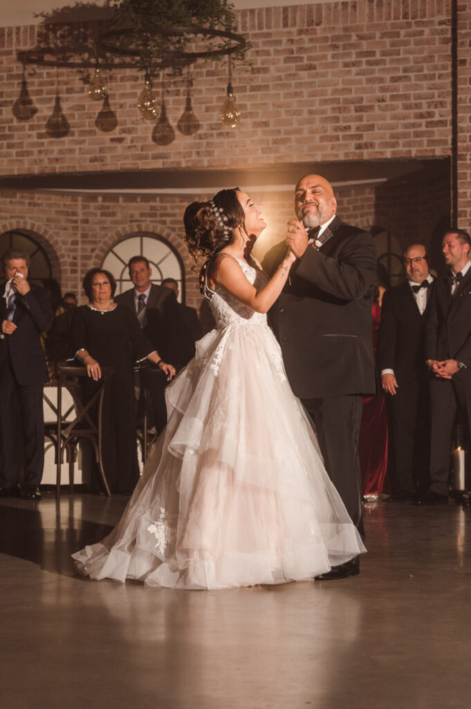 wedding-reception-at-perona-farms-the-refinery-suess-moments-photography