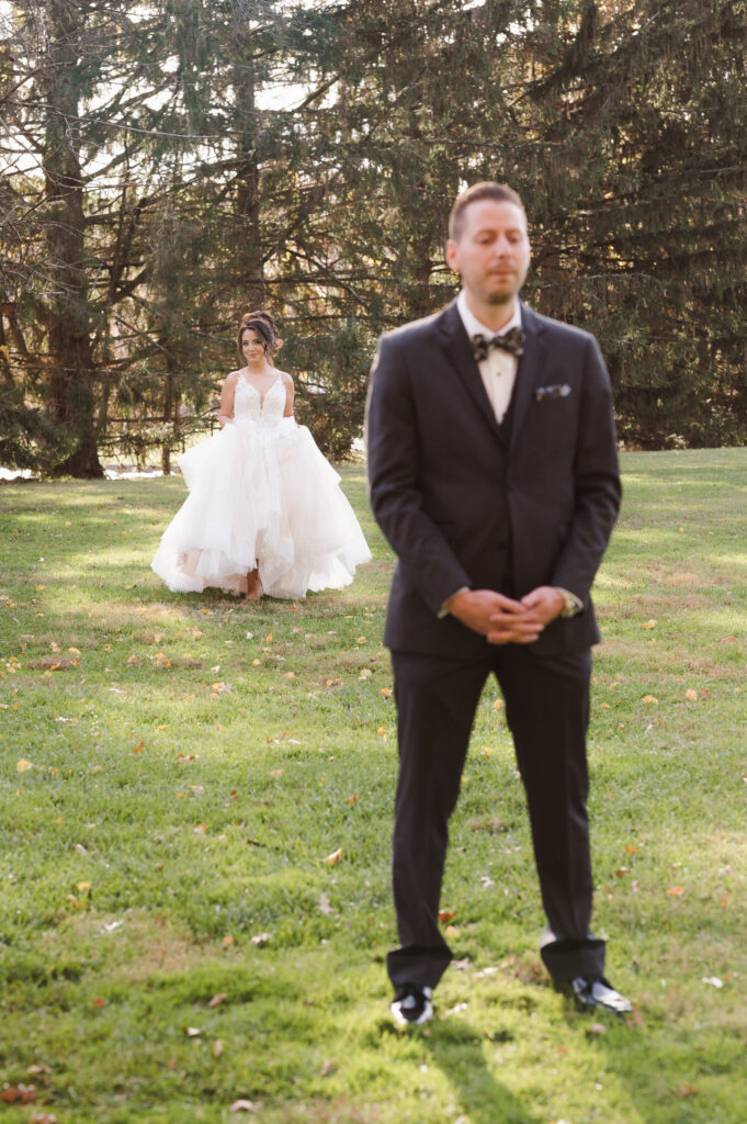 first-look-on-wedding-day