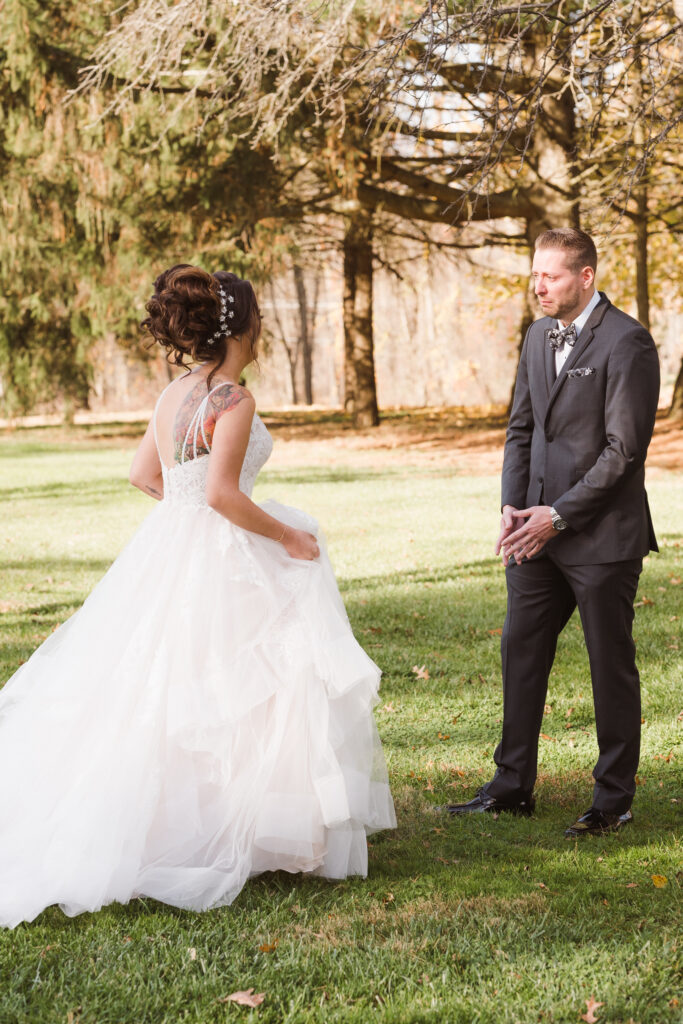 first-look-at-perona-farms-nj-wedding-photo