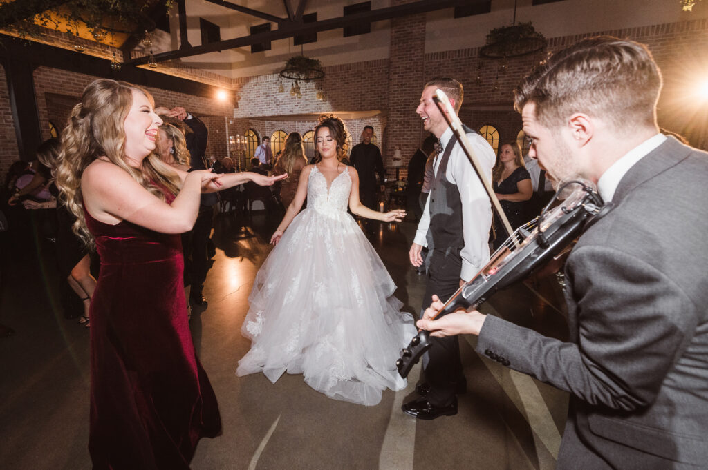 wedding-reception-at-perona-farms-the-refinery-suess-moments-photography