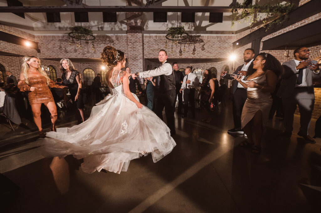 wedding-reception-at-perona-farms-the-refinery-suess-moments-photography