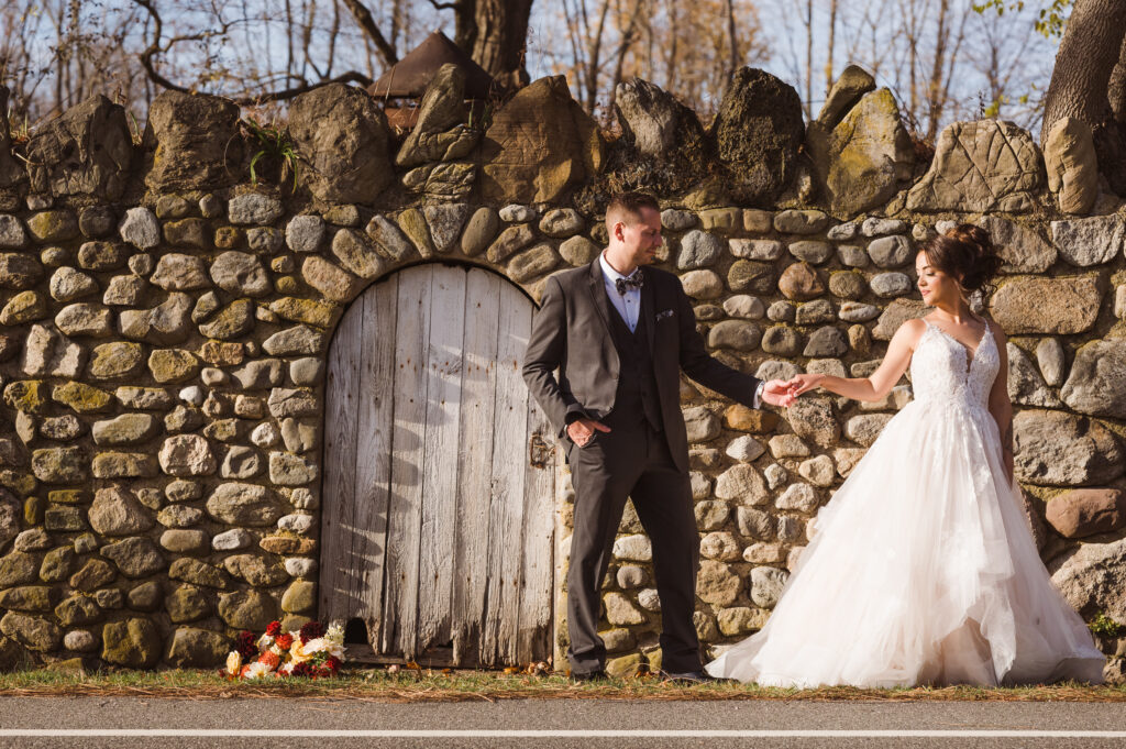 hobbit-door-wedding-photo-at-perona-farms