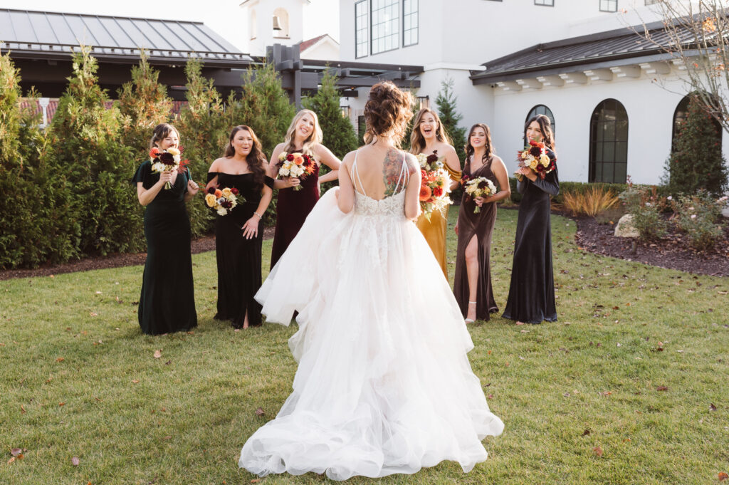 vbridesmaid-photo-at-perona-farms-nj