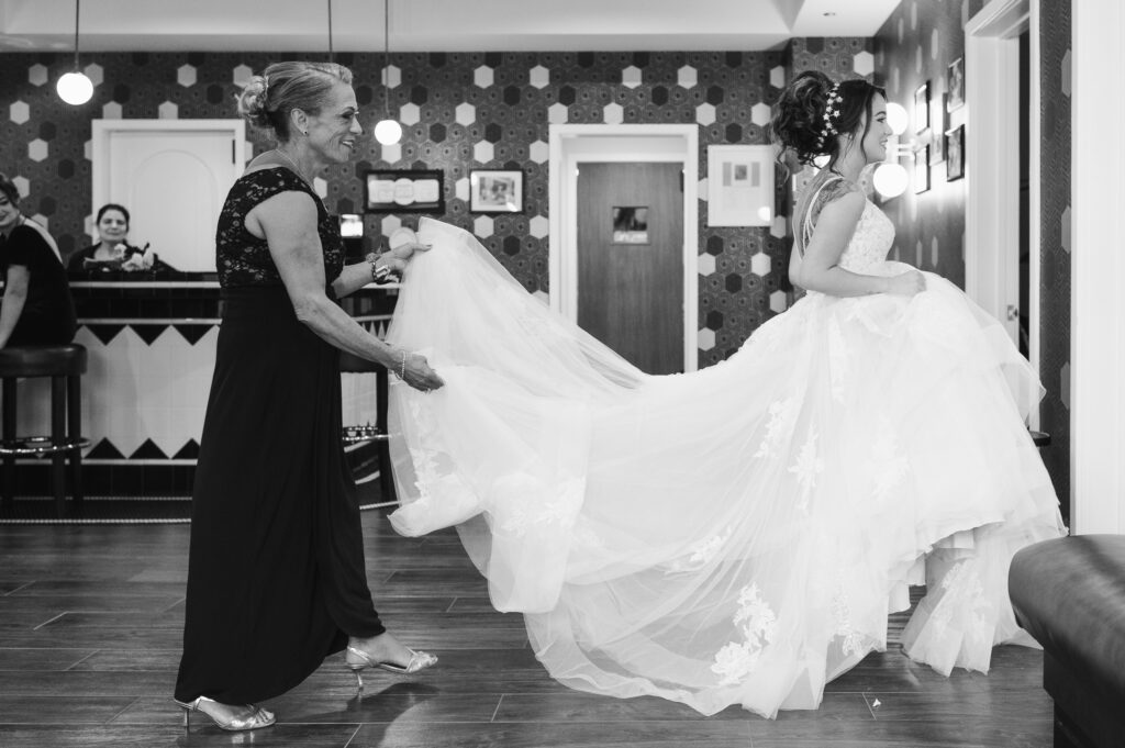 grandma-and-bride-photo