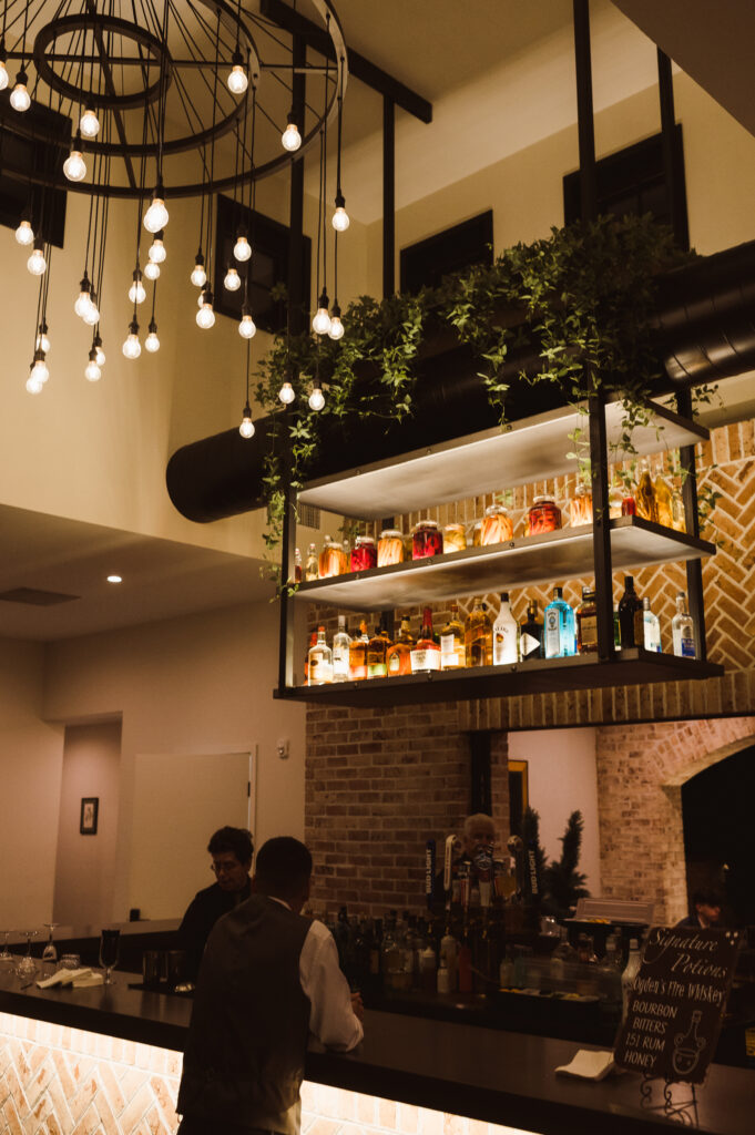 cocktail-hour-at-perona-farms-the-refinery