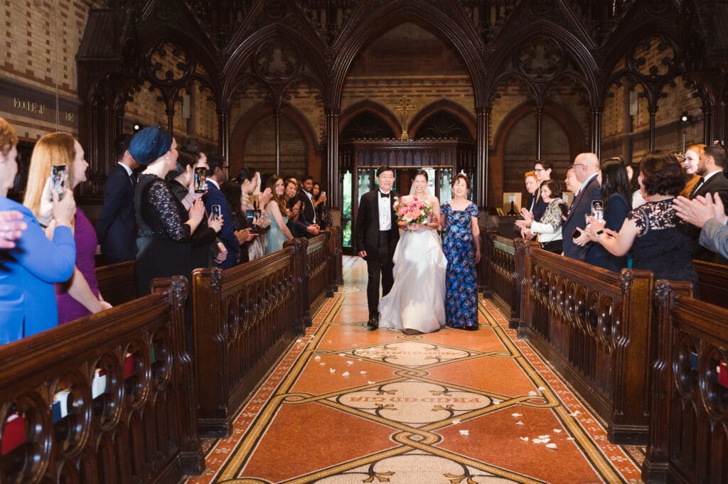 wedding-photos-at-chelsea-square-nyc-by-suess-moments-photography