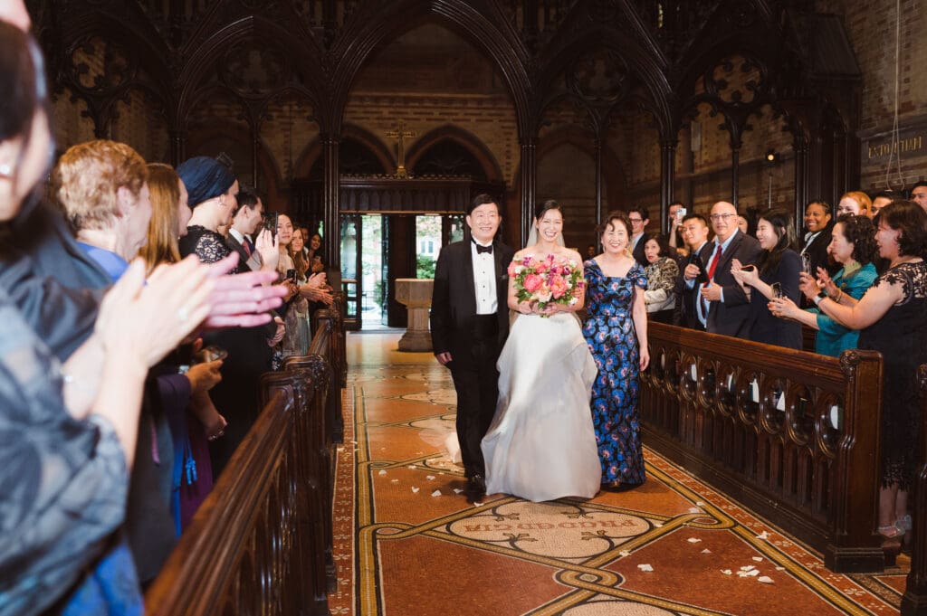 wedding-photos-at-chelsea-square-nyc-by-suess-moments-photography
