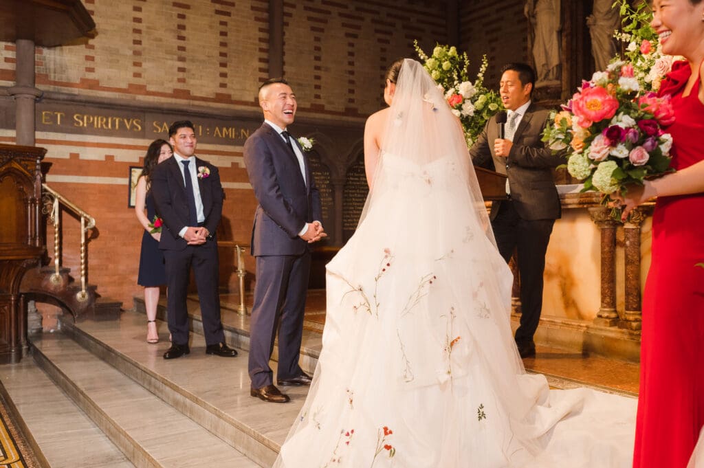 wedding-photos-at-chelsea-square-nyc-by-suess-moments-photography