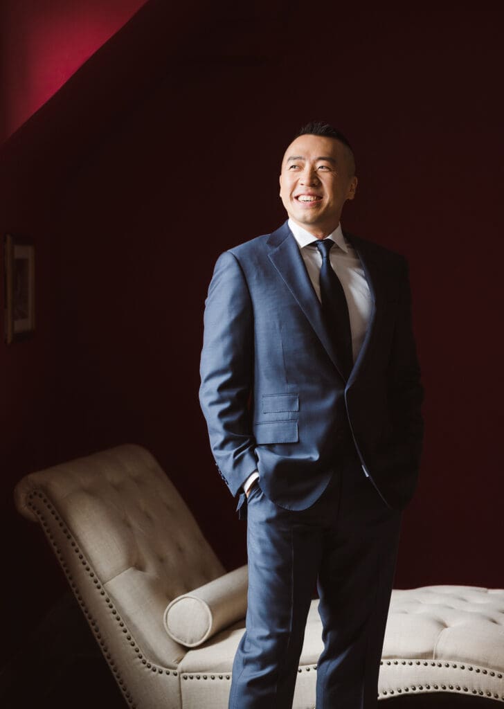 groom-portrait-at-chelsea-square-nyc