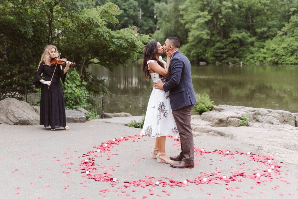 central-park-proposa-with-violinist