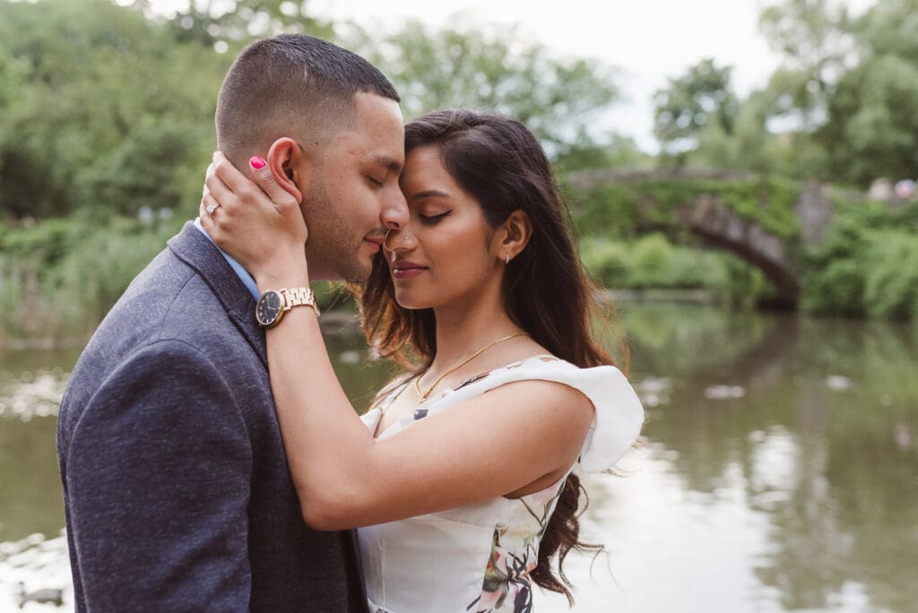 central-park-proposal-by-gapstow-bridge-by-suess-moments-photographer