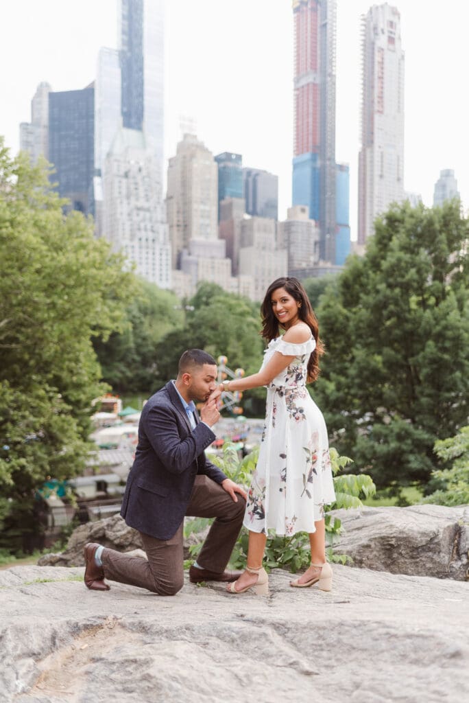 central-park-nyc-proposal-engagement-photos-by-suess-moments-photographer