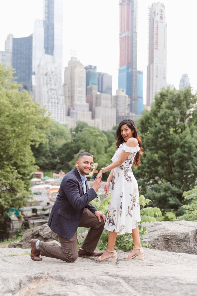 central-park-nyc-proposal-engagement-photos-by-suess-moments-photographer