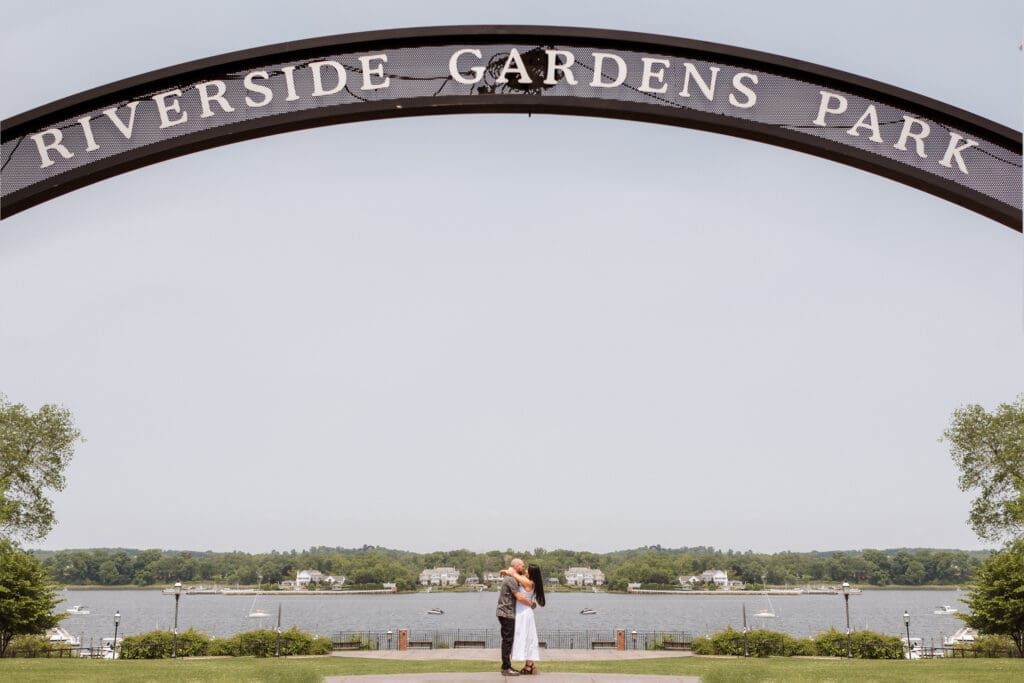 riverside-gardens-park-redbank-nj-engagement-photos