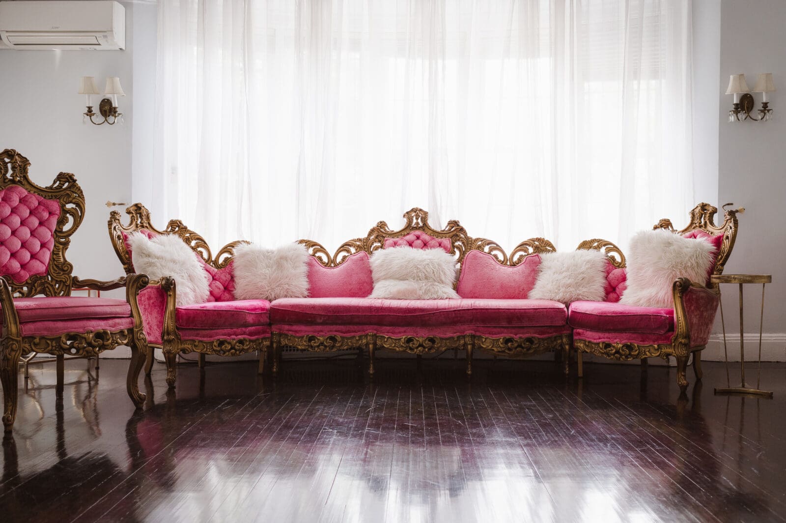 bridal-suite-the-briarcliff-manor-ny-wedding-venue-photo-by-suess-moments-photography