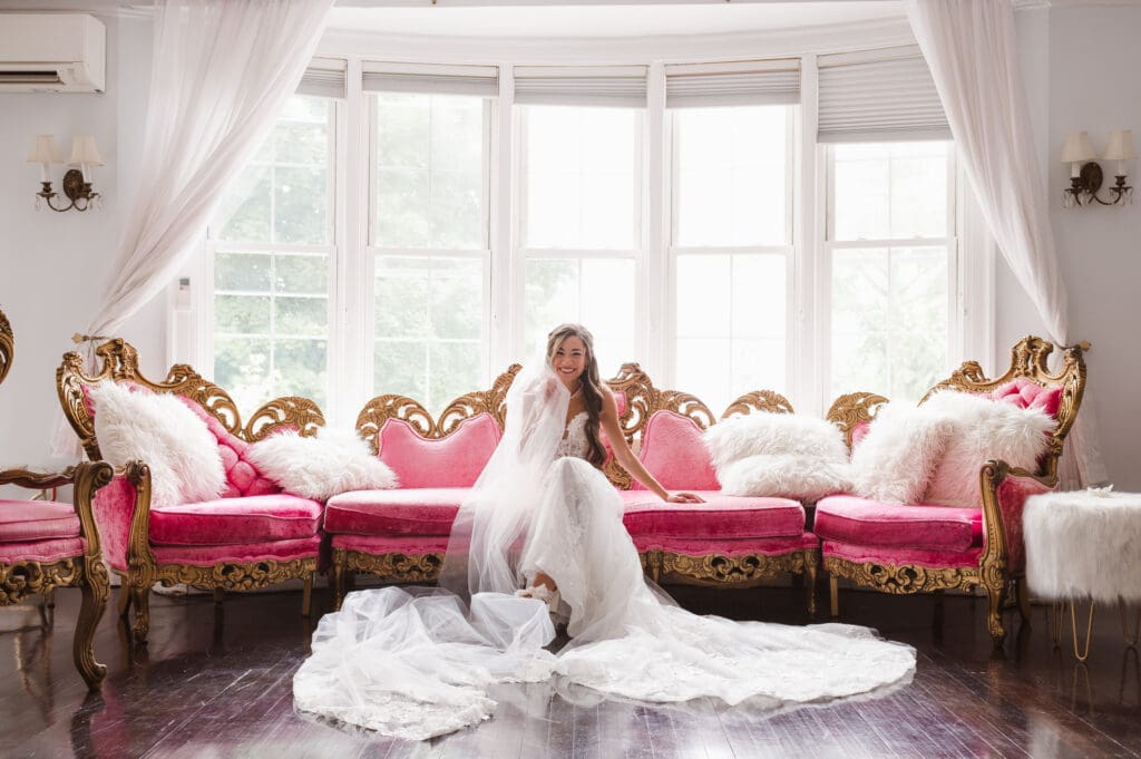 getting-ready-at-the-briarcliff-manor-ny-bridal-suite