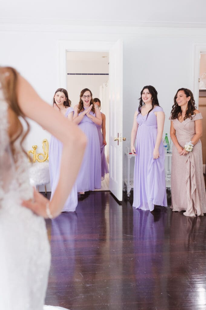 first-look-bridesmaids-at-bridal-suite-the-briarcliff-manor-ny