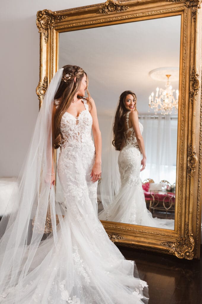 getting-ready-at-the-briarcliff-manor-ny-bridal-suite