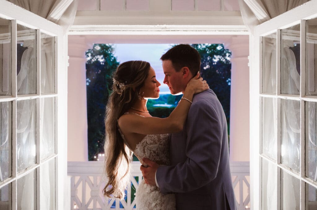 magical-fine-art-wedding-photos-with-magnet-mod-off-camera-flash-at-the-briarcliff-manor-ny