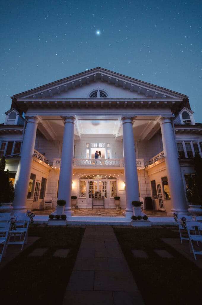 creative-nighttime-photo-disney-couple-at-the-briarcliff-manor-ny