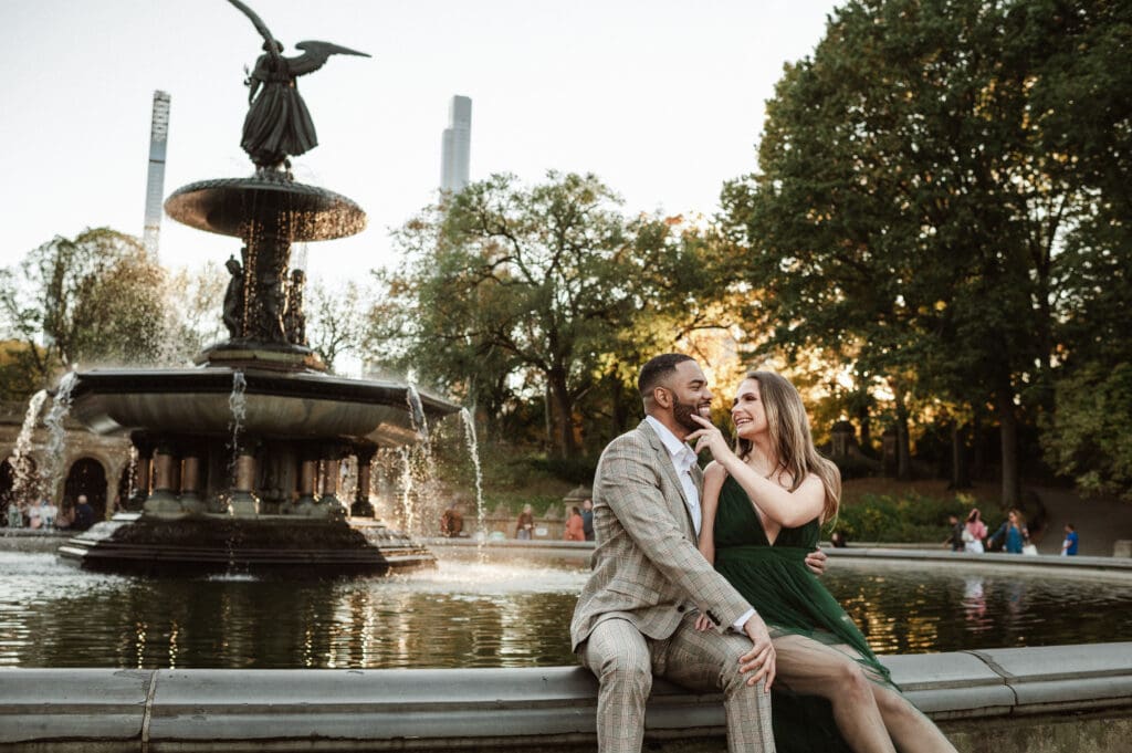 bethesda-terrace-and-fountain-engagement-photos-in-central-park-nyc-by-suess-moments-photography