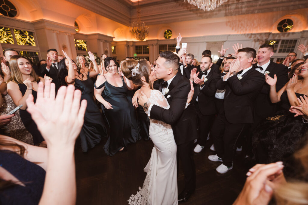kiss-on-the-dance-floor-wedding-photo