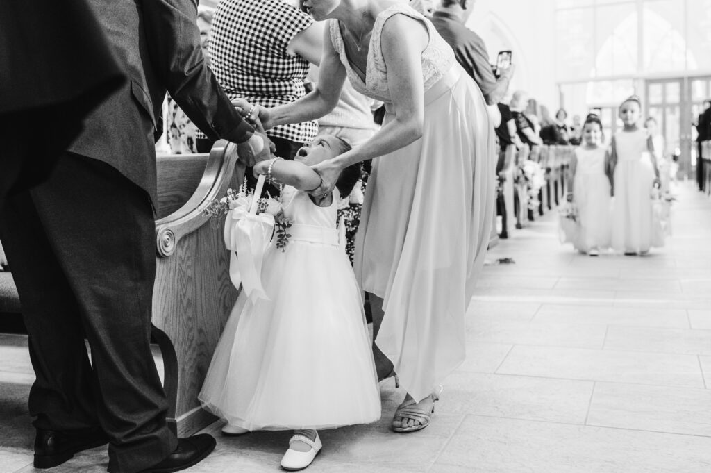kids-at-a-wedding-photos-by-nj-photographer-suess-moments