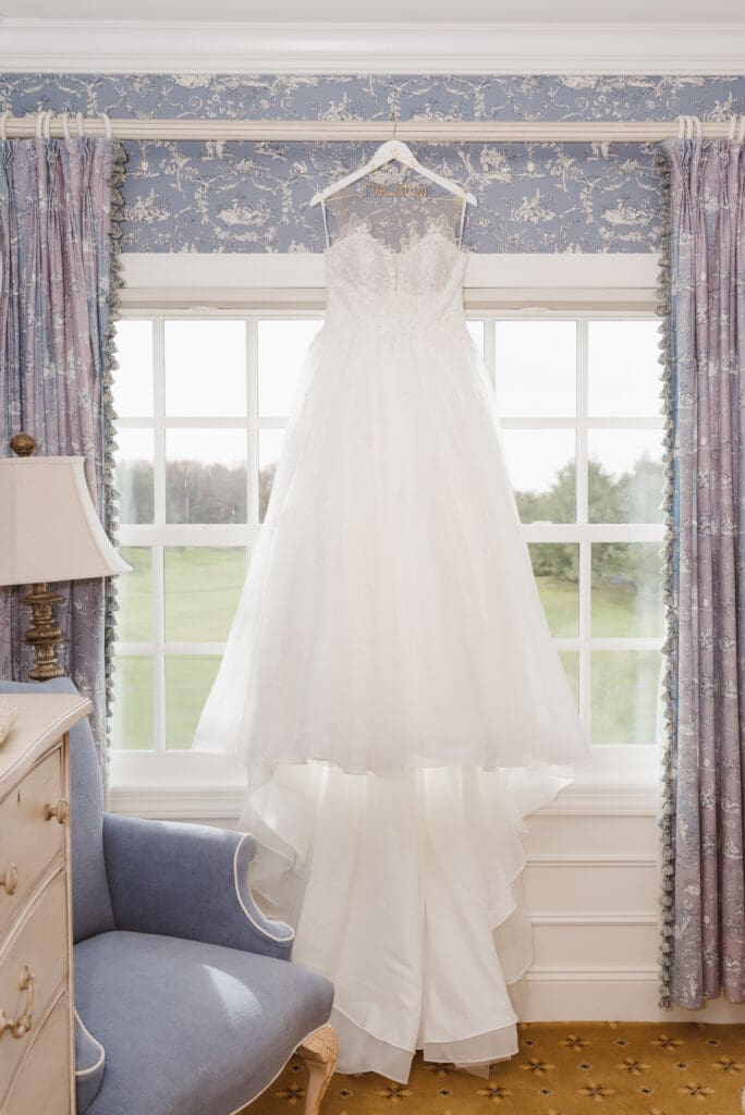 getting-ready-bridal-prep-at-eagle-oaks-country-club-new-jersey-wedding-photos-by-suess-moments