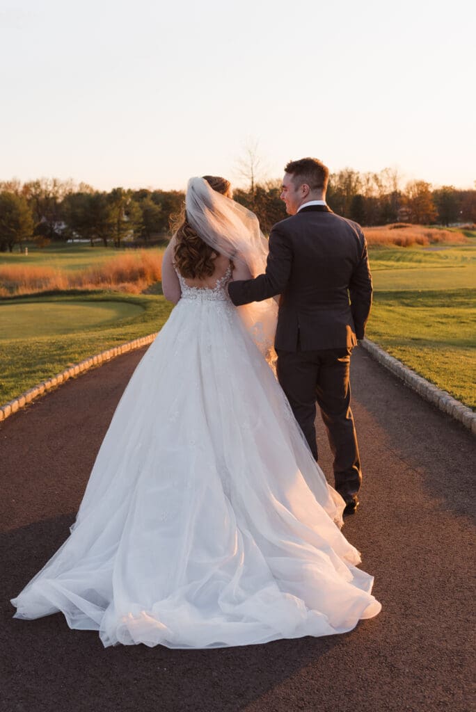 fall-golden-hour-wedding-photos-at-eagle-oaks-country-club-nj-venue-by-suess-moments-photography