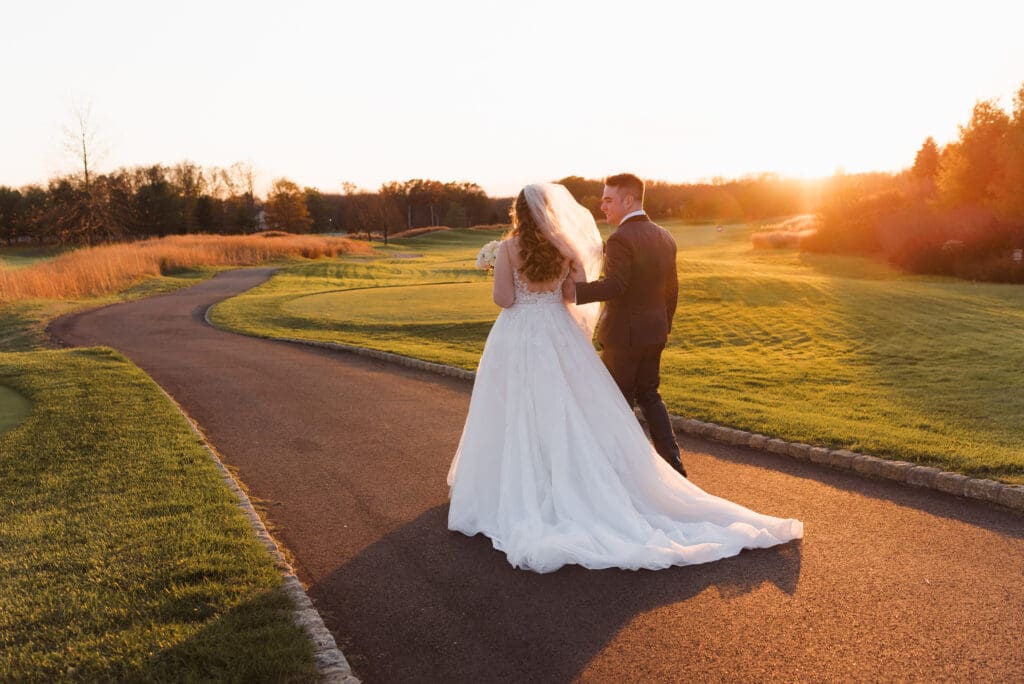fall-golden-hour-wedding-photos-at-eagle-oaks-country-club-nj-venue-by-suess-moments-photography